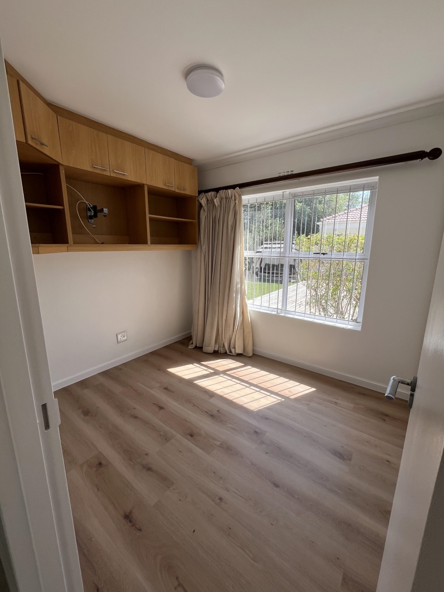 4 Bedroom Property for Sale in Sunningdale Western Cape